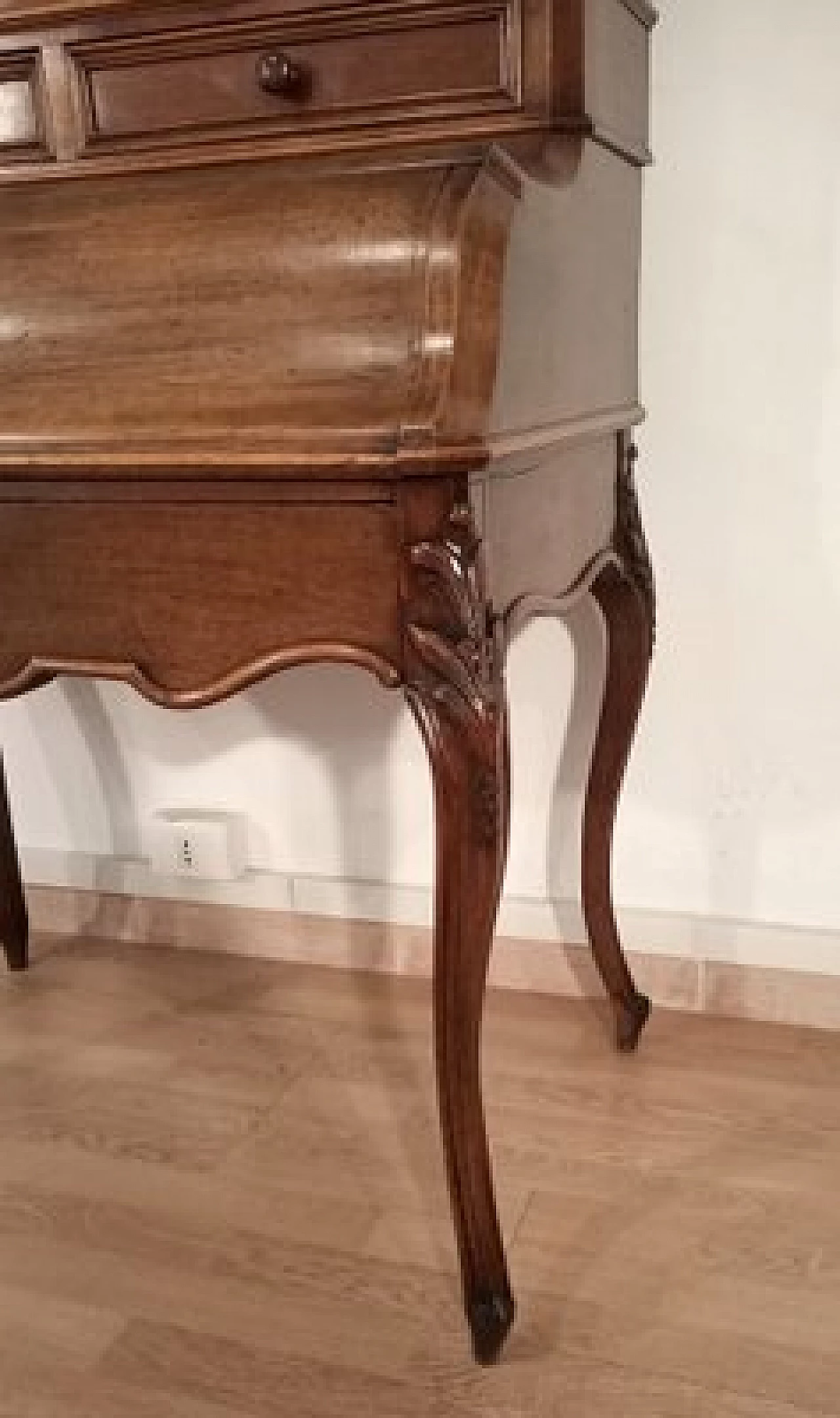 Walnut, maple and oak secrétaire with showcase, 19th century 15