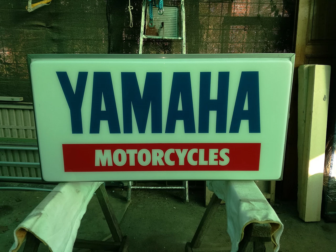 Insegna luminosa Yamaha, anni '70 1