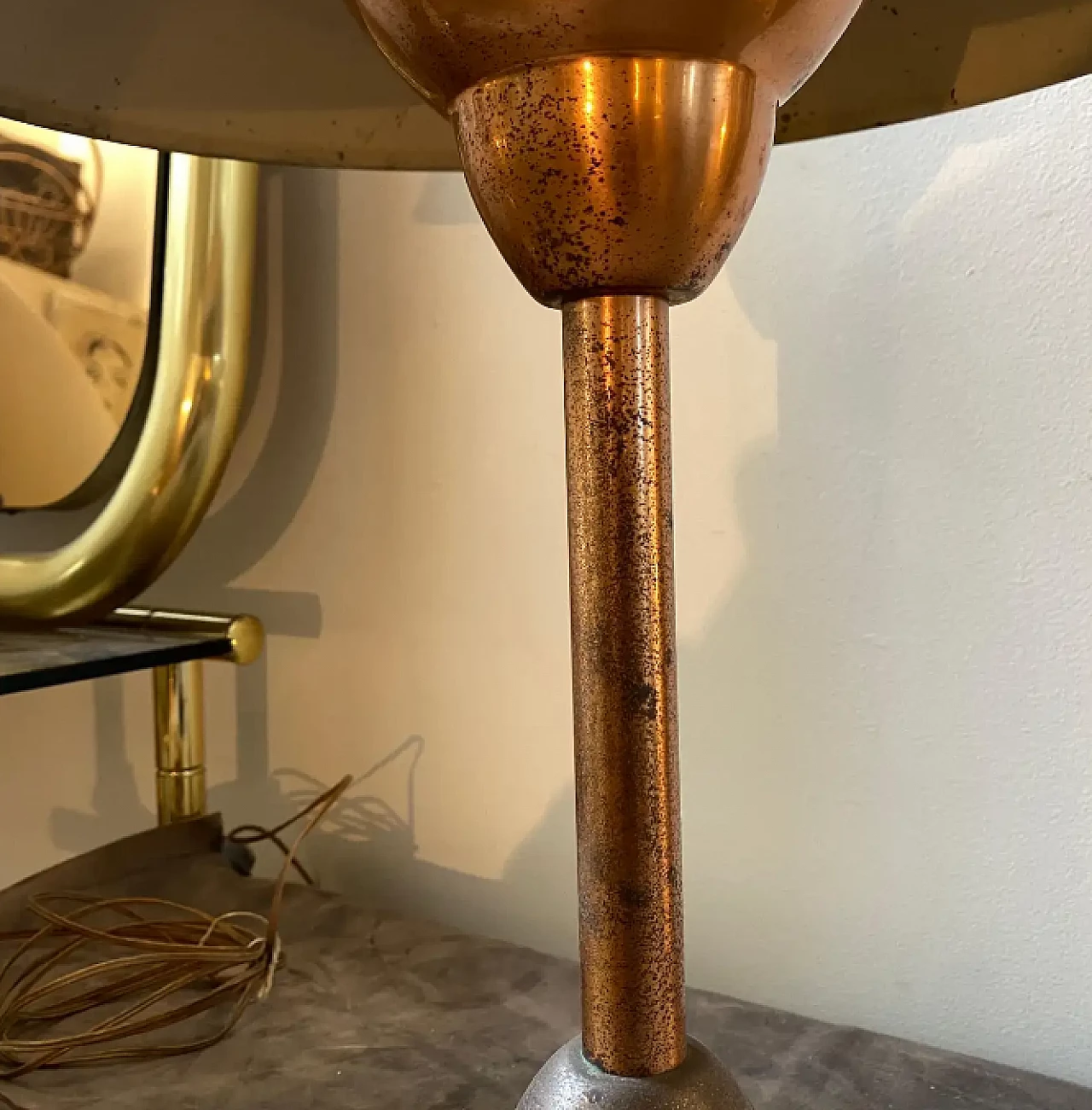 Lampada da tavolo in rame e legno, anni '50 8