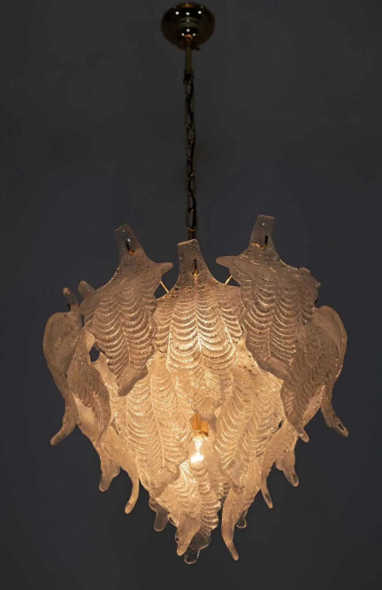 Lampdario a foglie in vetro di Murano e ottone di Mazzega, anni '70 4