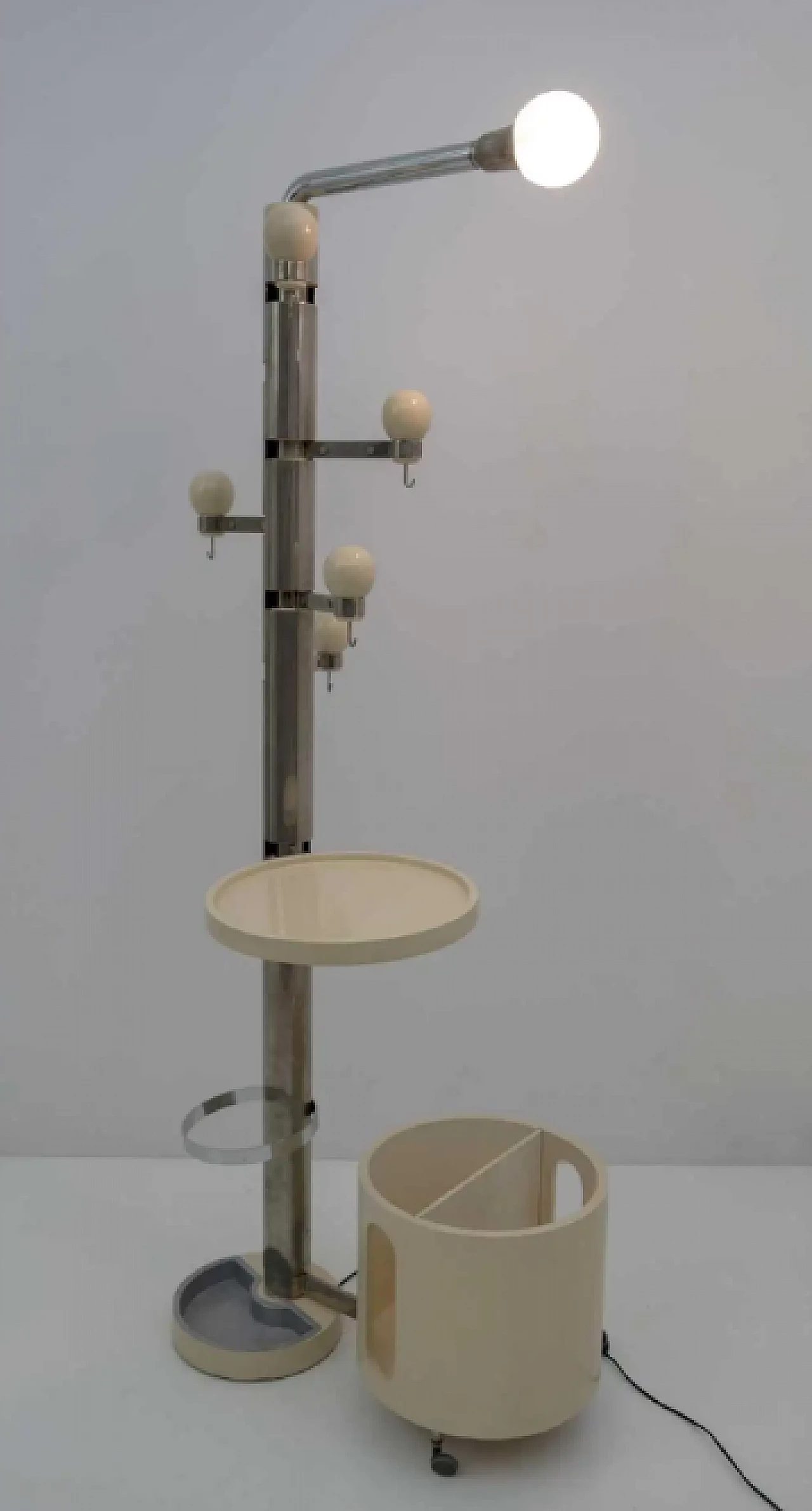 Sculptural floor lamp with steel coat stand and umbrella stand, 1960s 3