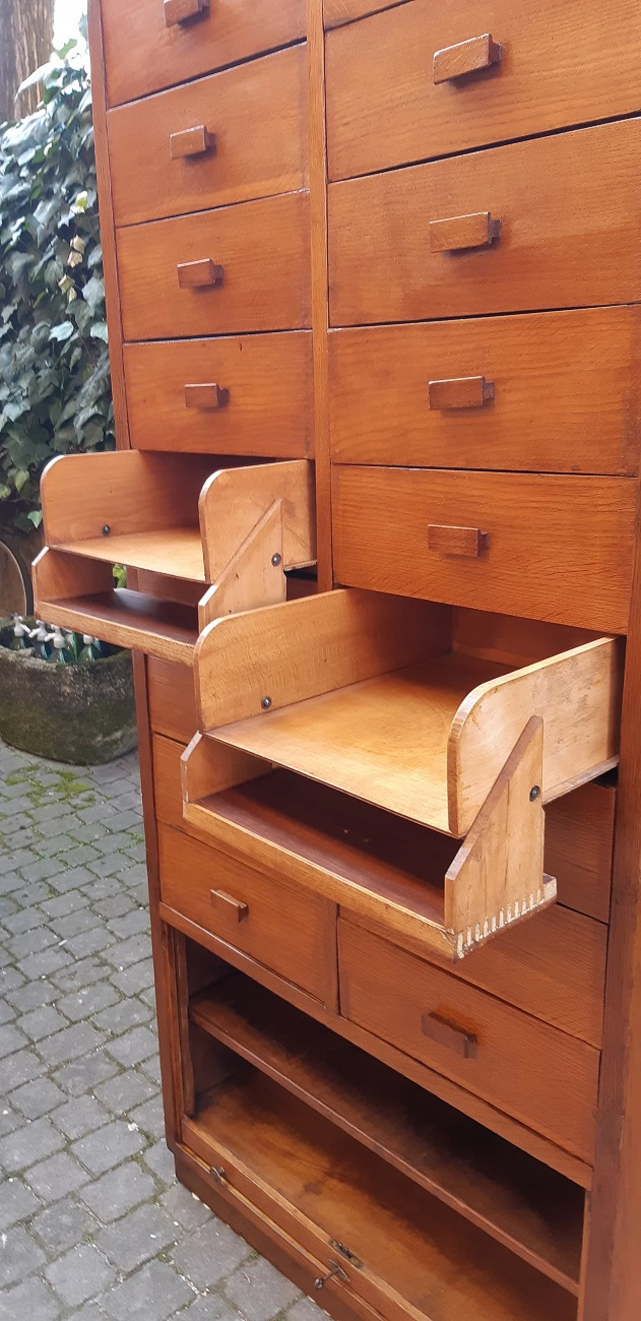 Oak filing cabinet with drawers and shutter, 1930s 9