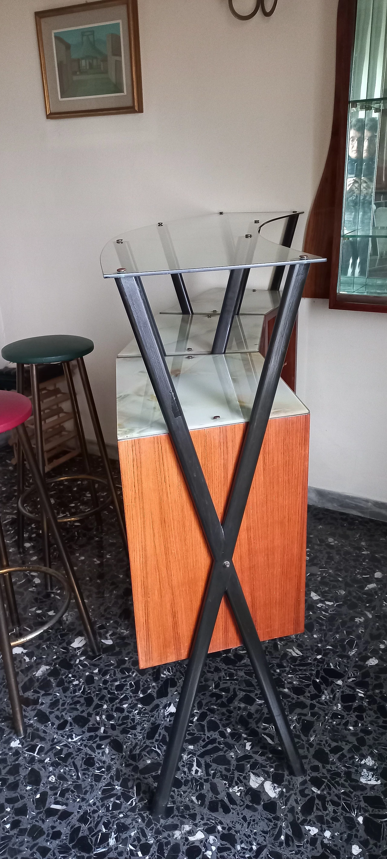 Mahogany corner bar cabinet with pair of stools, 1960s 2