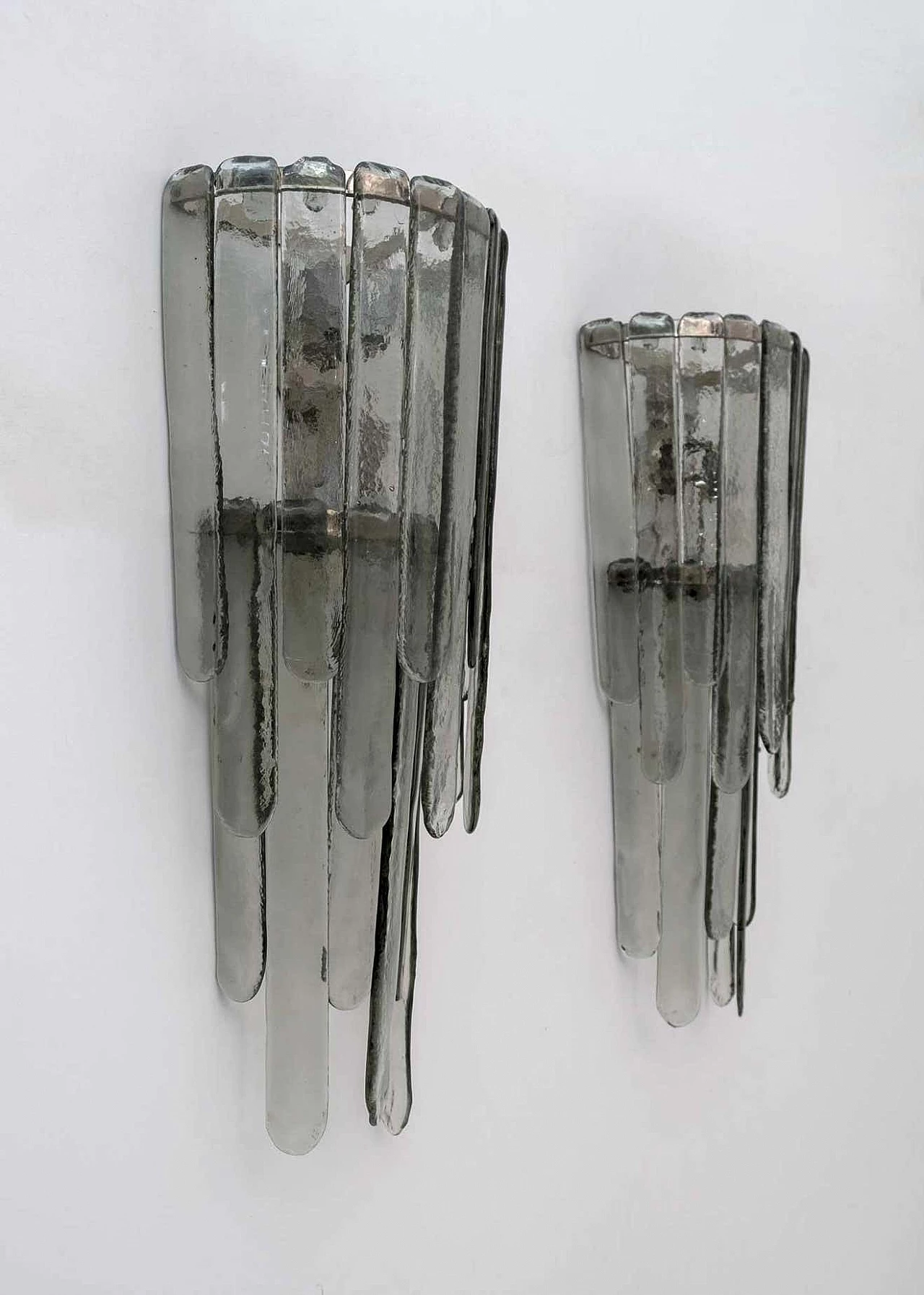 Pair of Cascata LS 151 wall lights in chased Murano glass by Carlo Nason for Mazzega, 1960s 6