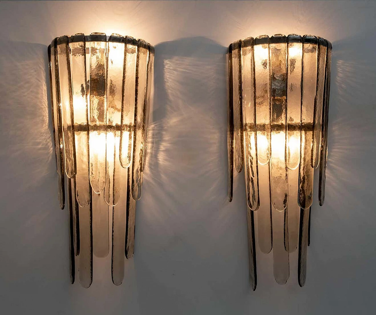 Pair of Cascata LS 151 wall lights in chased Murano glass by Carlo Nason for Mazzega, 1960s 7