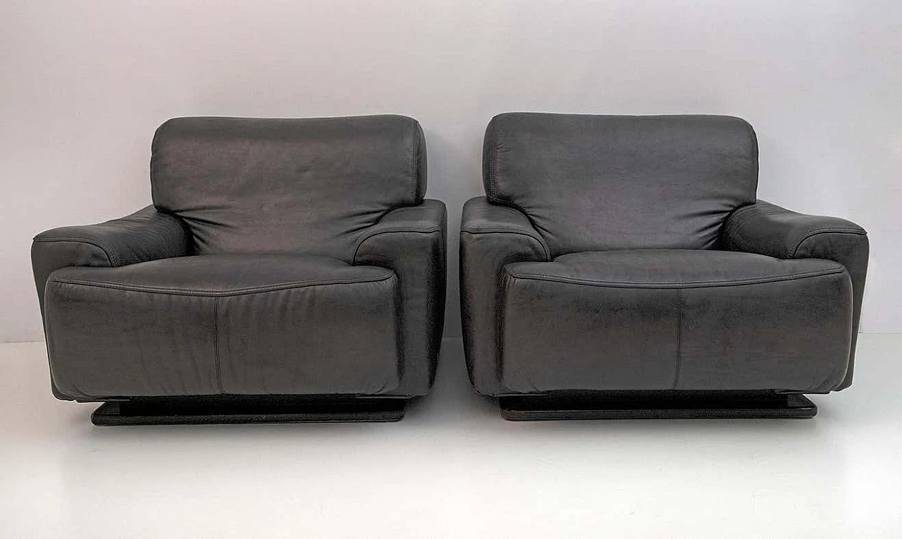 Pair of leather Piumotto armchairs for Busnelli, 1970s 2