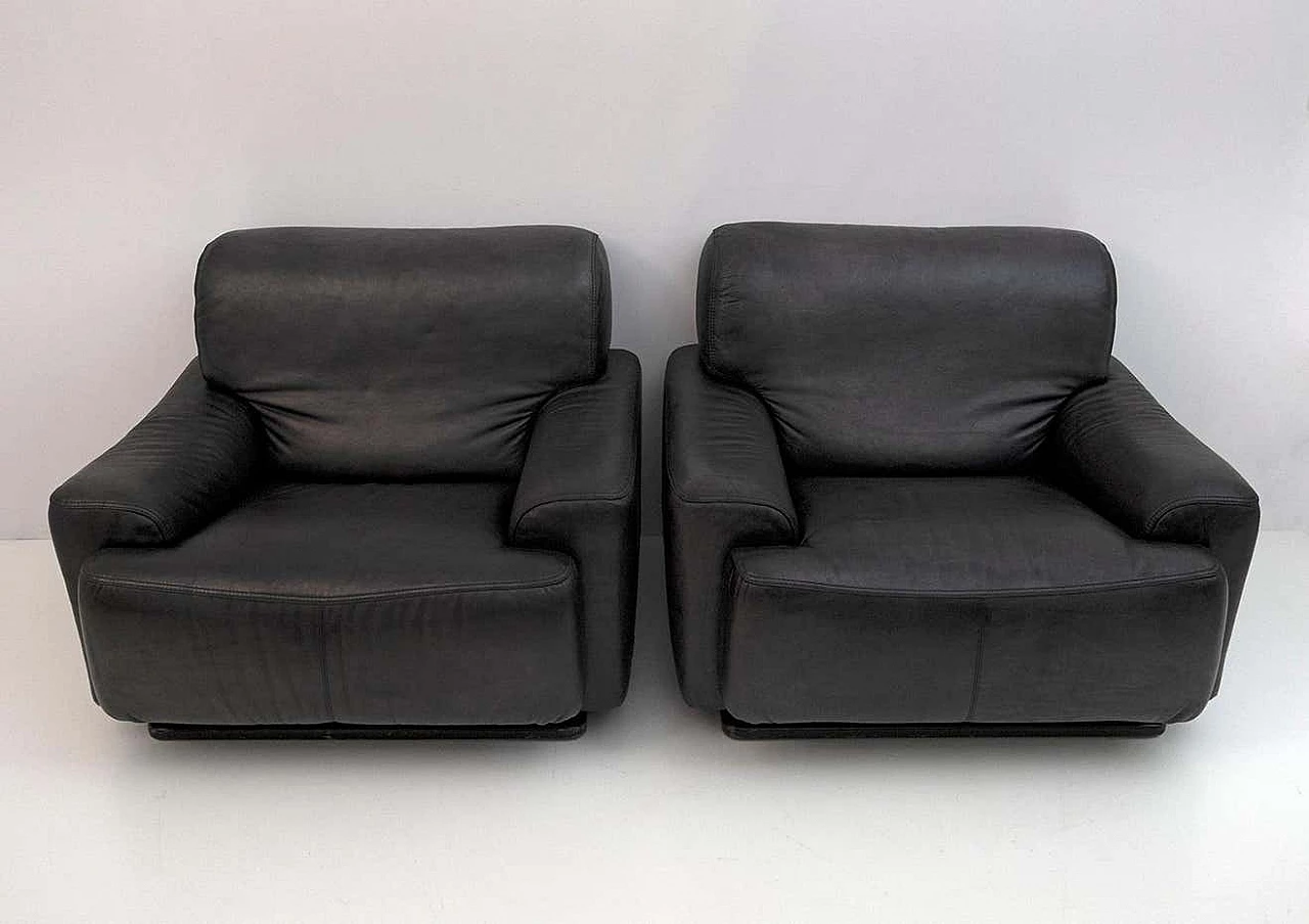 Pair of leather Piumotto armchairs for Busnelli, 1970s 3