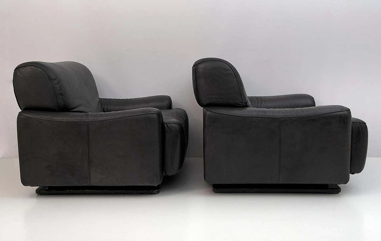 Pair of leather Piumotto armchairs for Busnelli, 1970s 4