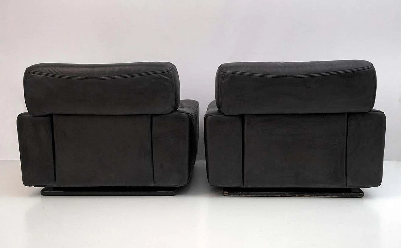 Pair of leather Piumotto armchairs for Busnelli, 1970s 5