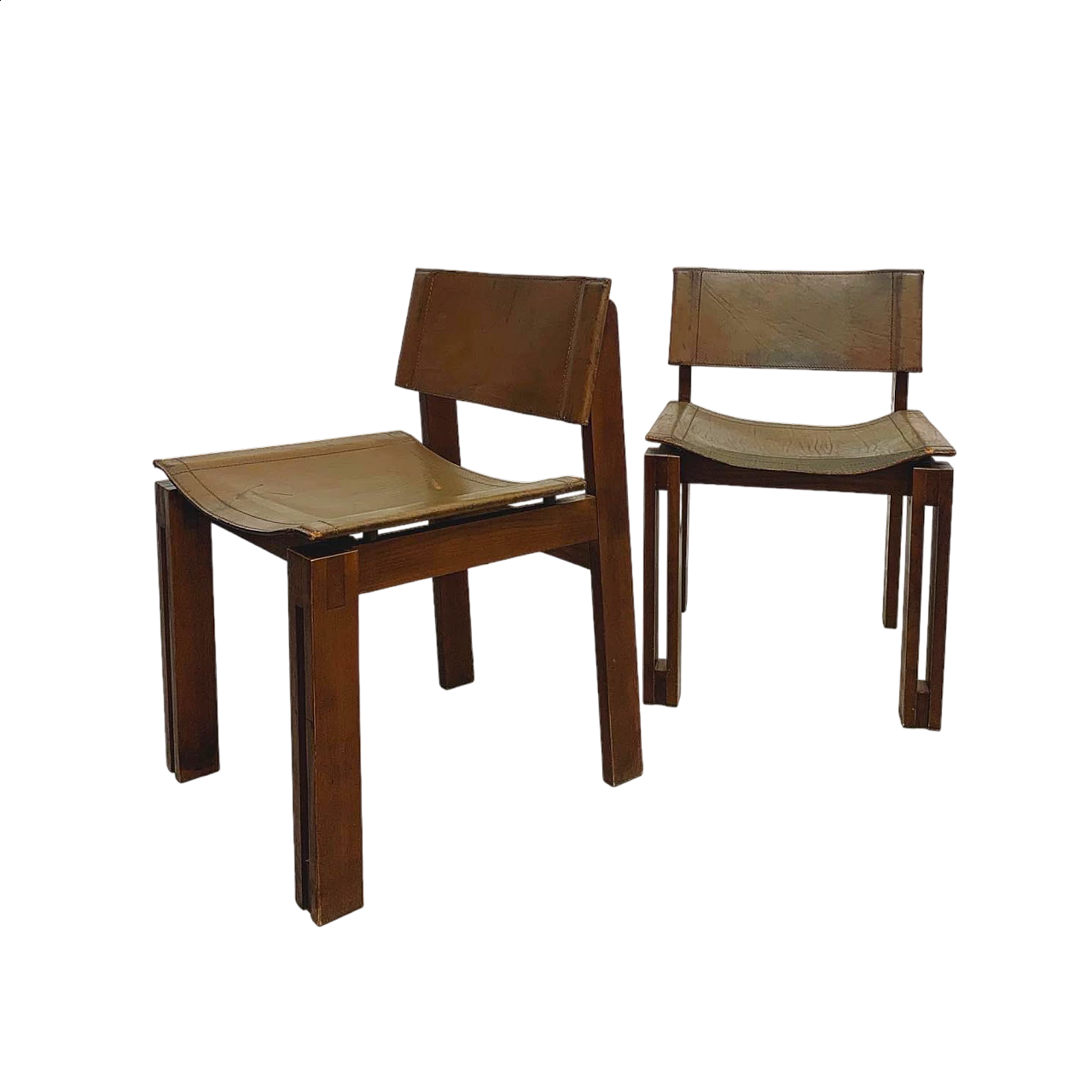 Coppia di sedie in legno e cuoio nello stile di Afra e Tobia Scarpa, anni '70 10