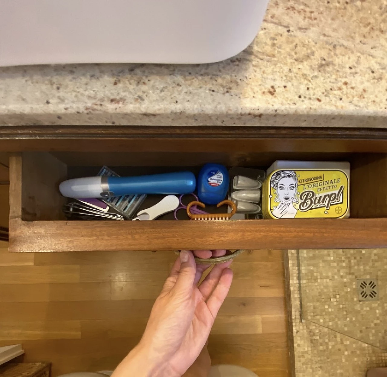 Mobile da bagno con piano in marmo rosato, inizio '900 5