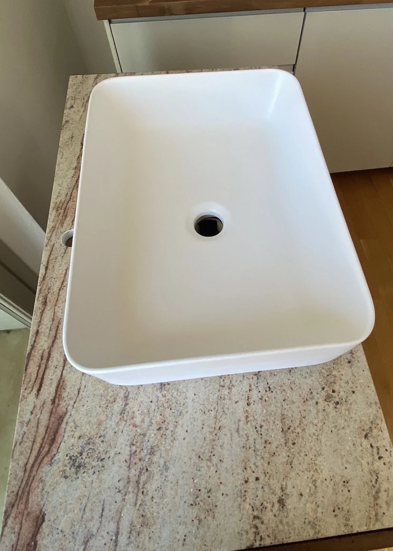 Mobile da bagno con piano in marmo rosato, inizio '900 7