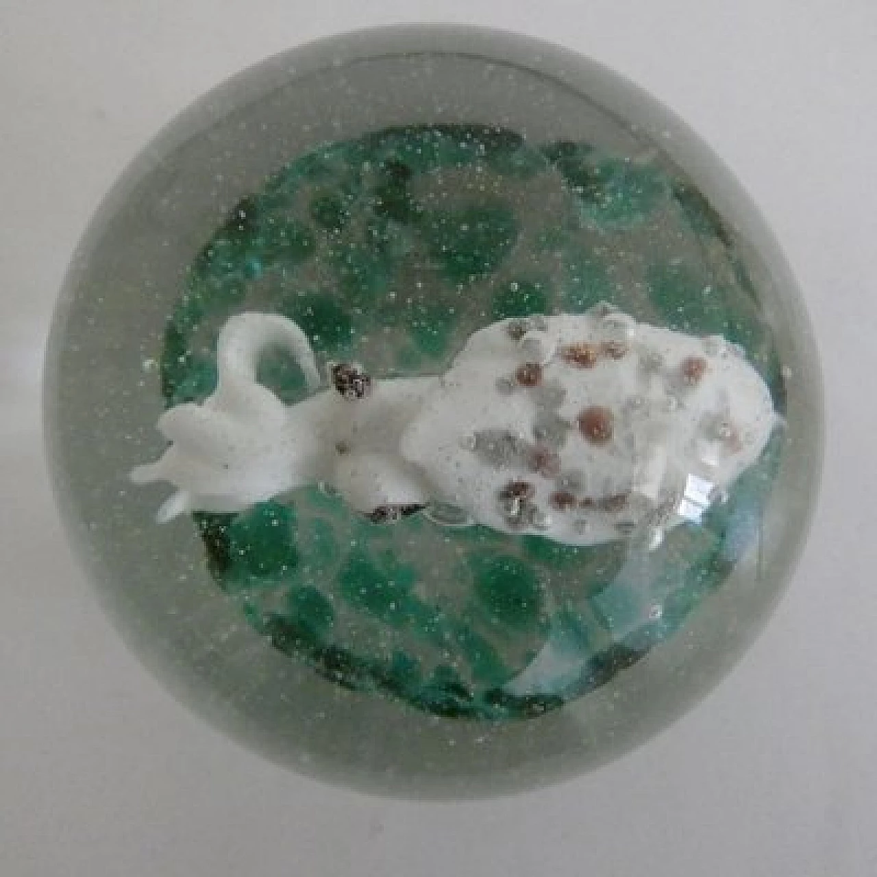 Fermacarte in vetro di Murano con calamaro bianco, anni '50 1
