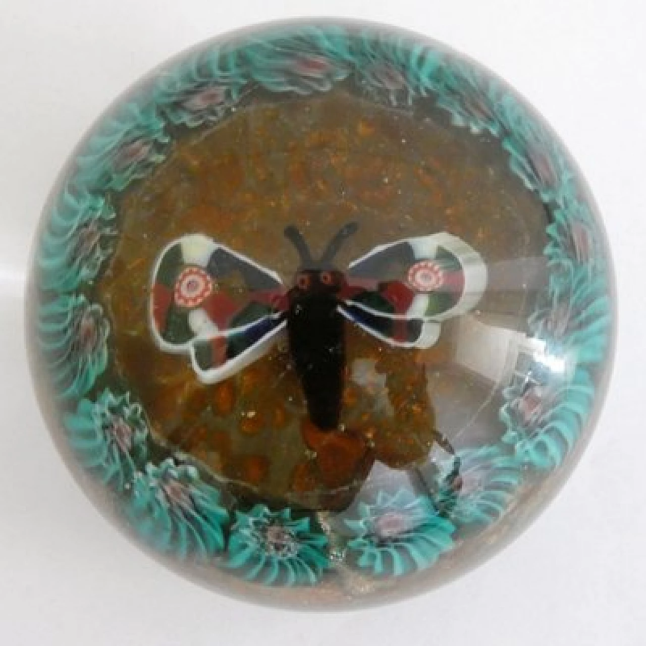 Murano glass paperweight with butterfly attributed to Fratelli Toso, 1920s 2