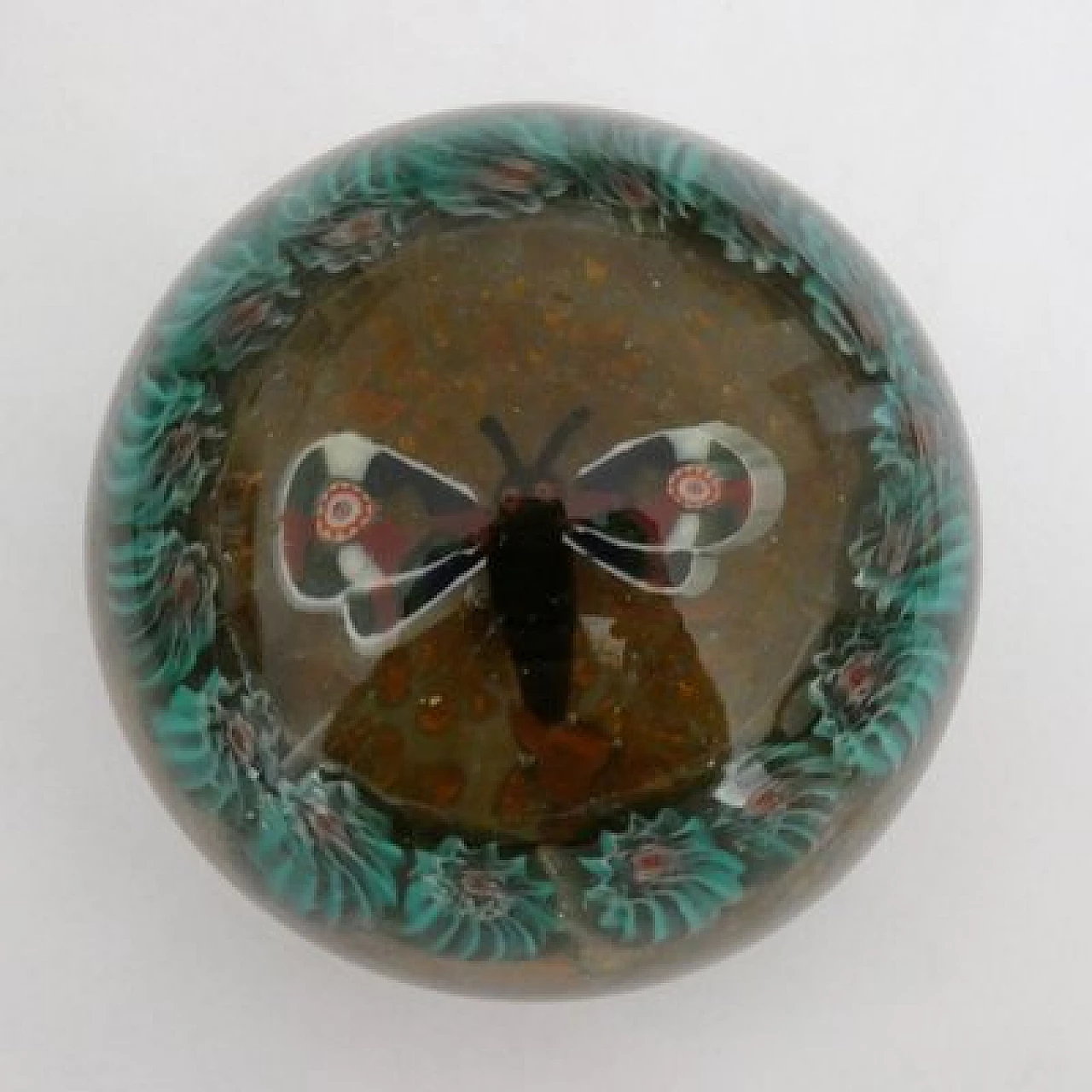 Murano glass paperweight with butterfly attributed to Fratelli Toso, 1920s 3