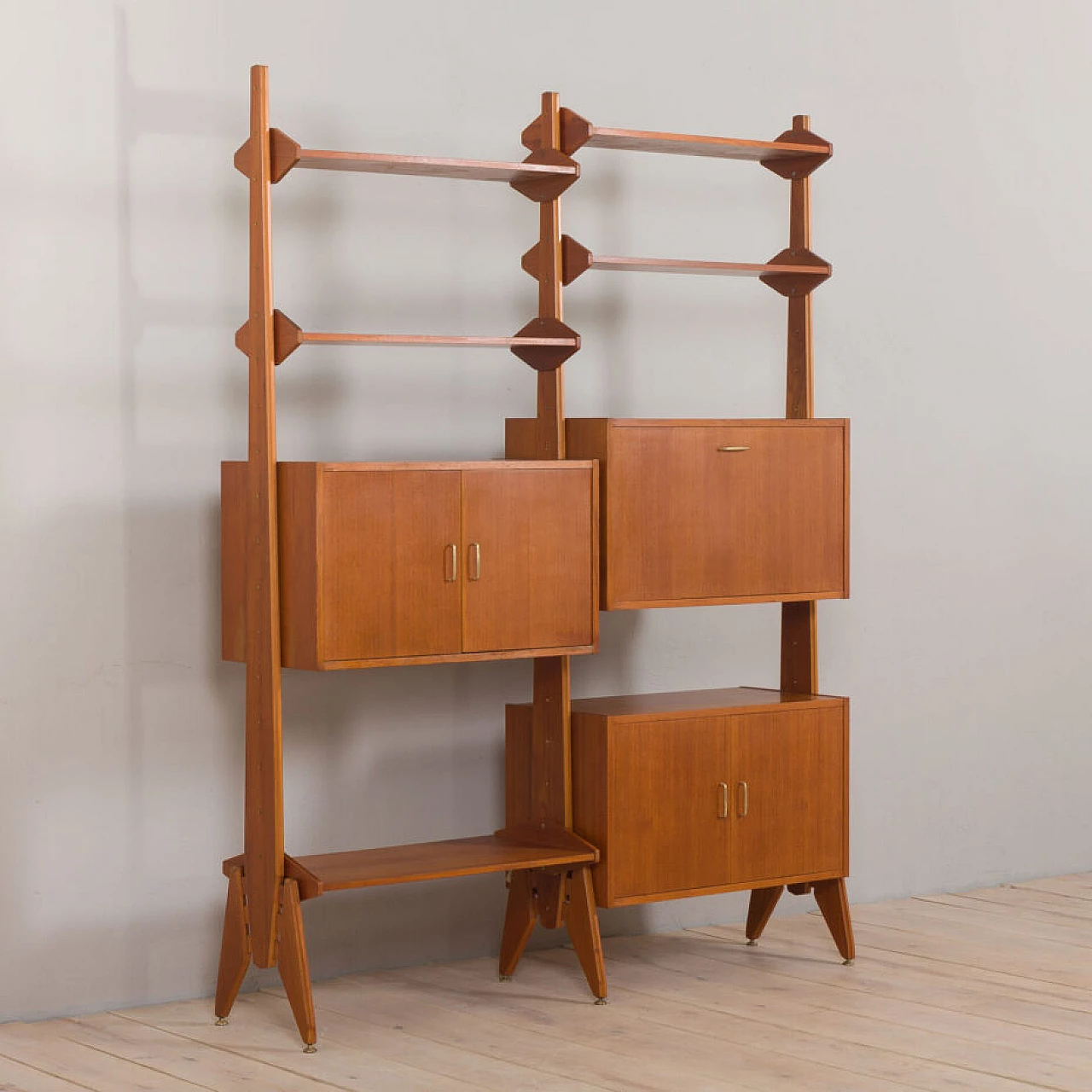 Teak bookcase with three cabinets in the style of Vittorio Dassi, 1960s 4