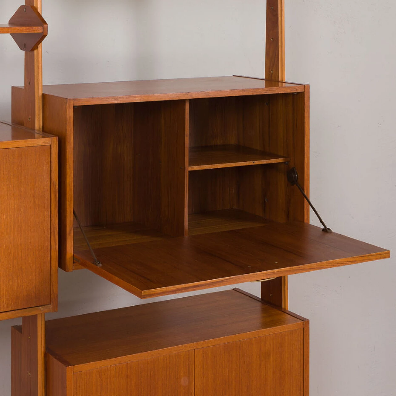 Teak bookcase with three cabinets in the style of Vittorio Dassi, 1960s 7