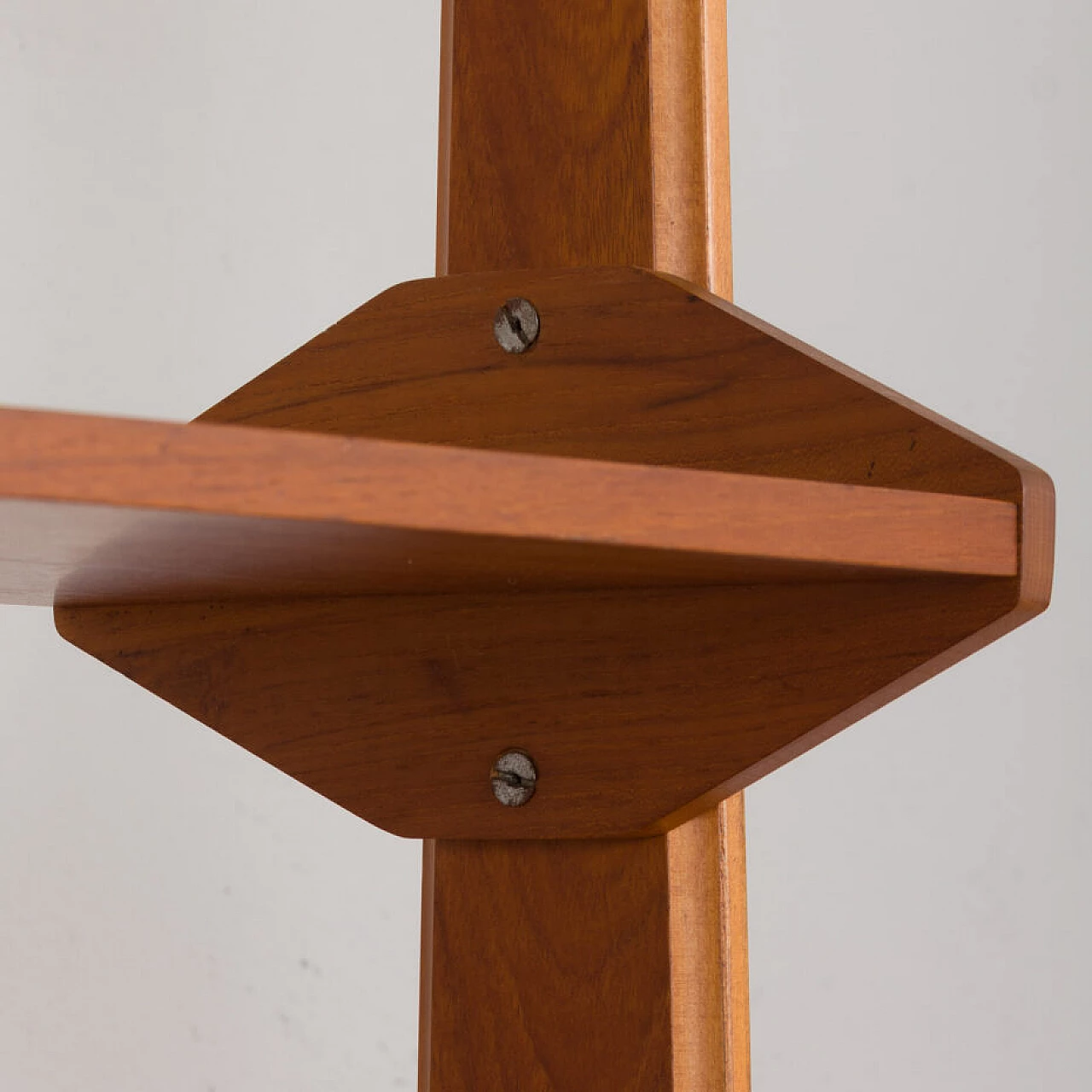 Libreria in teak con tre mobiletti nello stile di Vittorio Dassi, anni '60 11