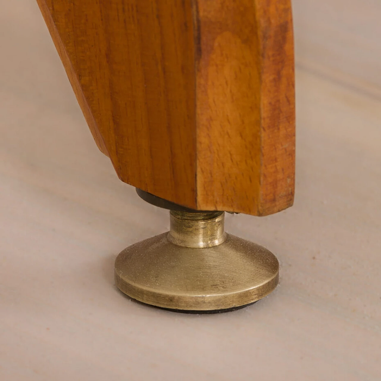 Libreria in teak con tre mobiletti nello stile di Vittorio Dassi, anni '60 13