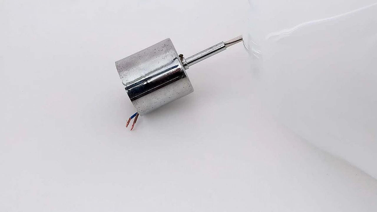 Zenda white blown glass chandelier by Luciano Vistosi, 1970s 2