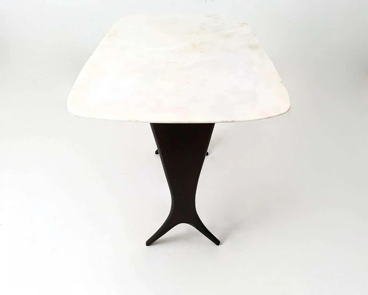 Tavolino in noce ebanizzato con piano in marmo di Carrara attribuito a Guglielmo Ulrich, anni '40 7