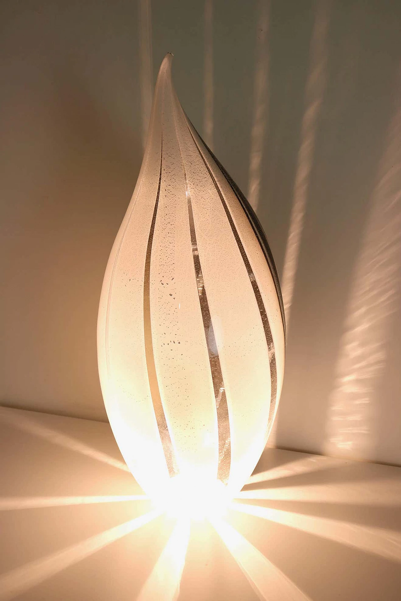 Pinguino table lamp in black and white Murano glass with silver scales, 1980s 4