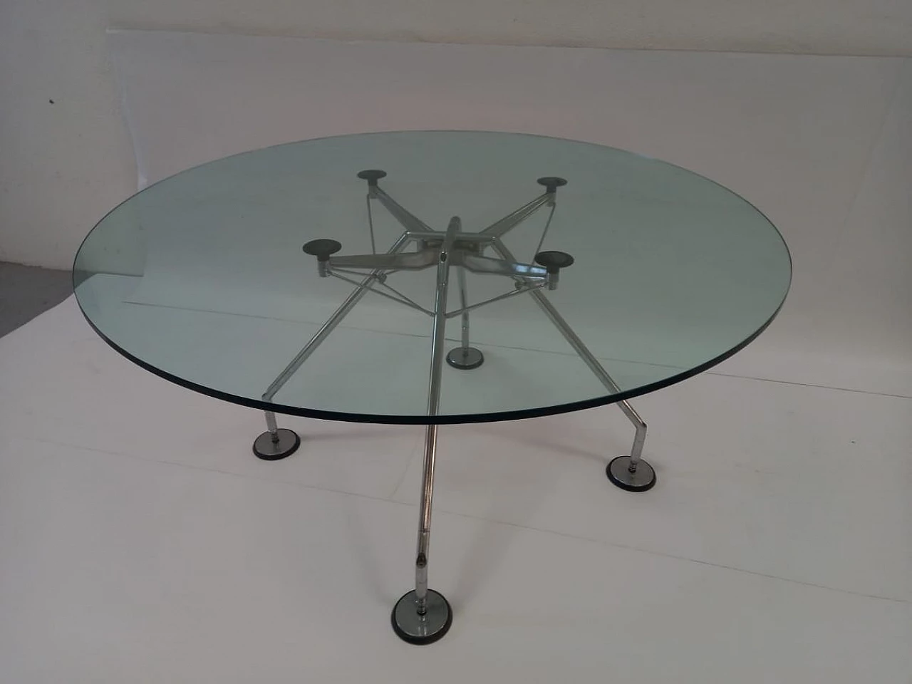 Nomos table by Norman Foster for Tecno 11