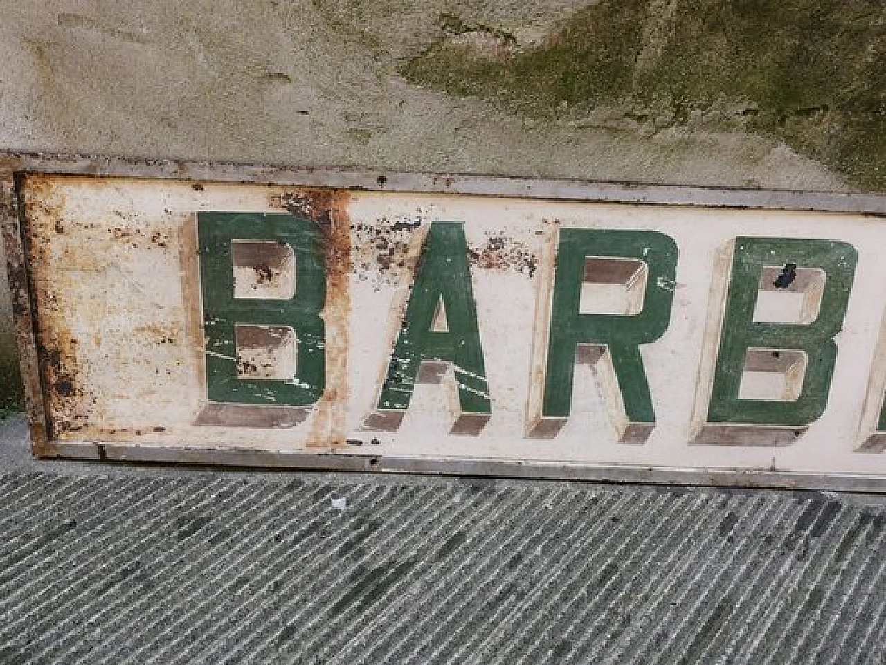 Insegna di barbiere in metallo, anni '40 2
