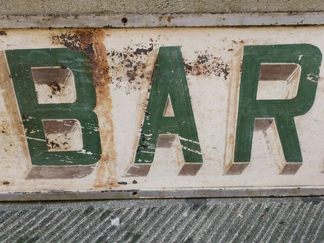 Insegna di barbiere in metallo, anni '40 4