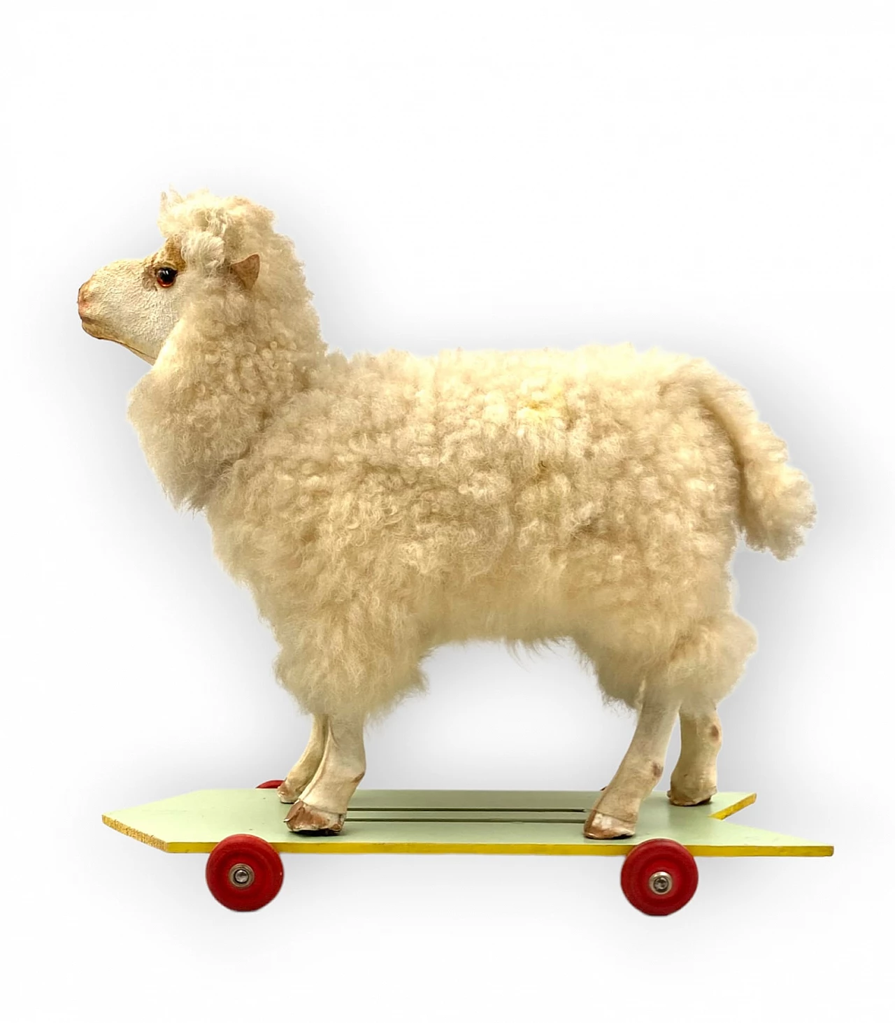Pecora giocattolo con rotelle in lana e legno 6