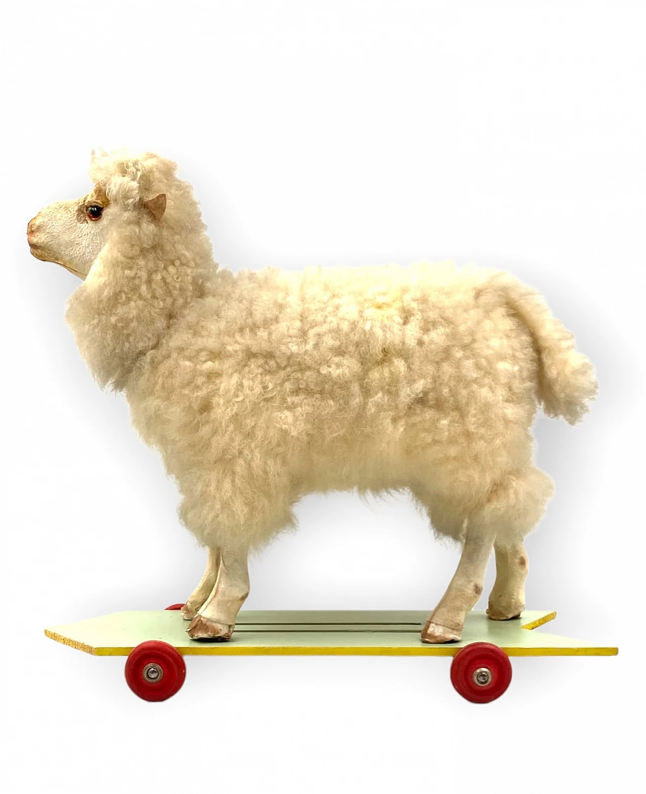 Pecora giocattolo con rotelle in lana e legno 7