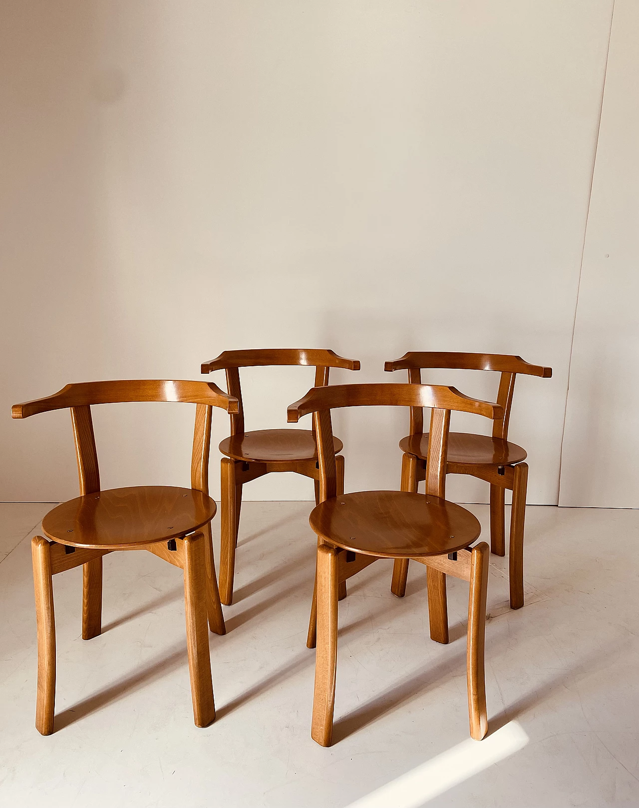 4 Chairs in curved solid beech, 1970s 9