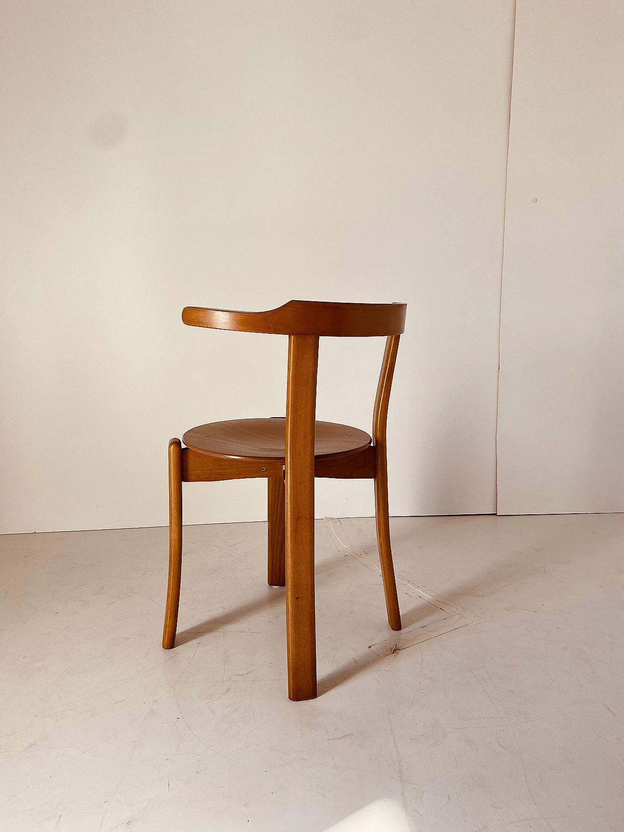 4 Chairs in curved solid beech, 1970s 13