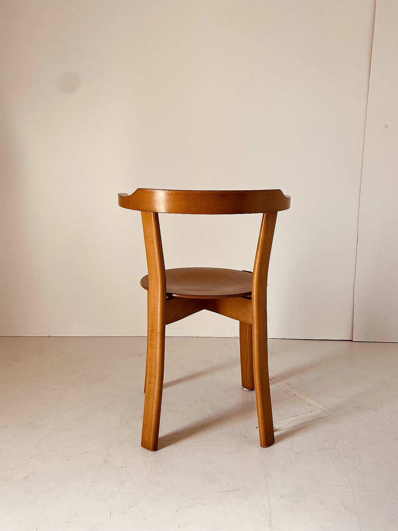 4 Chairs in curved solid beech, 1970s 14