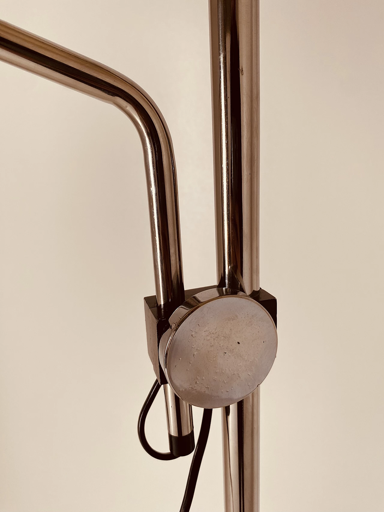 Chromed steel and iron floor lamp, 1960s 6