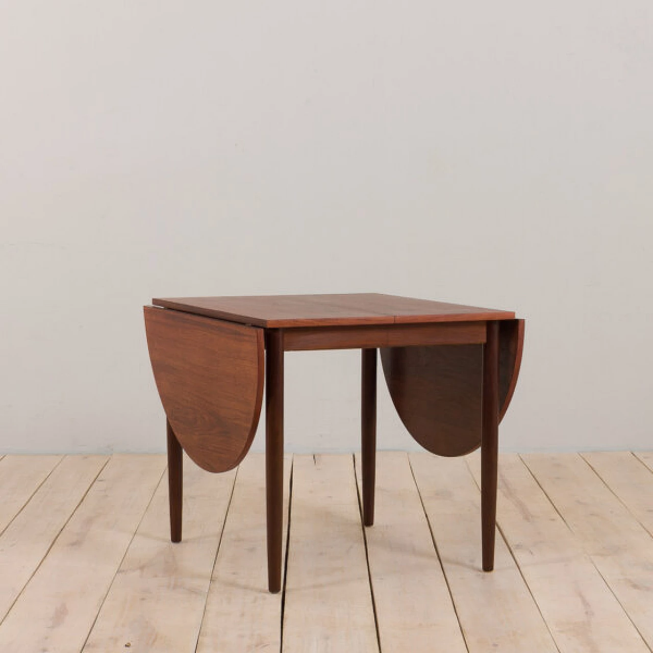 Tavolo allungabile a ribalta in palissandro nello stile di Arne Vodder, anni '60 1