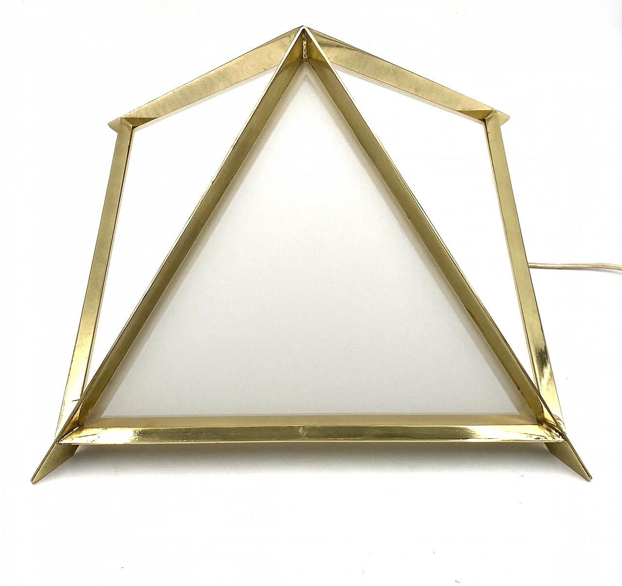Lampada da tavolo piramidale in ottone e vetro di Christos, anni '70 7