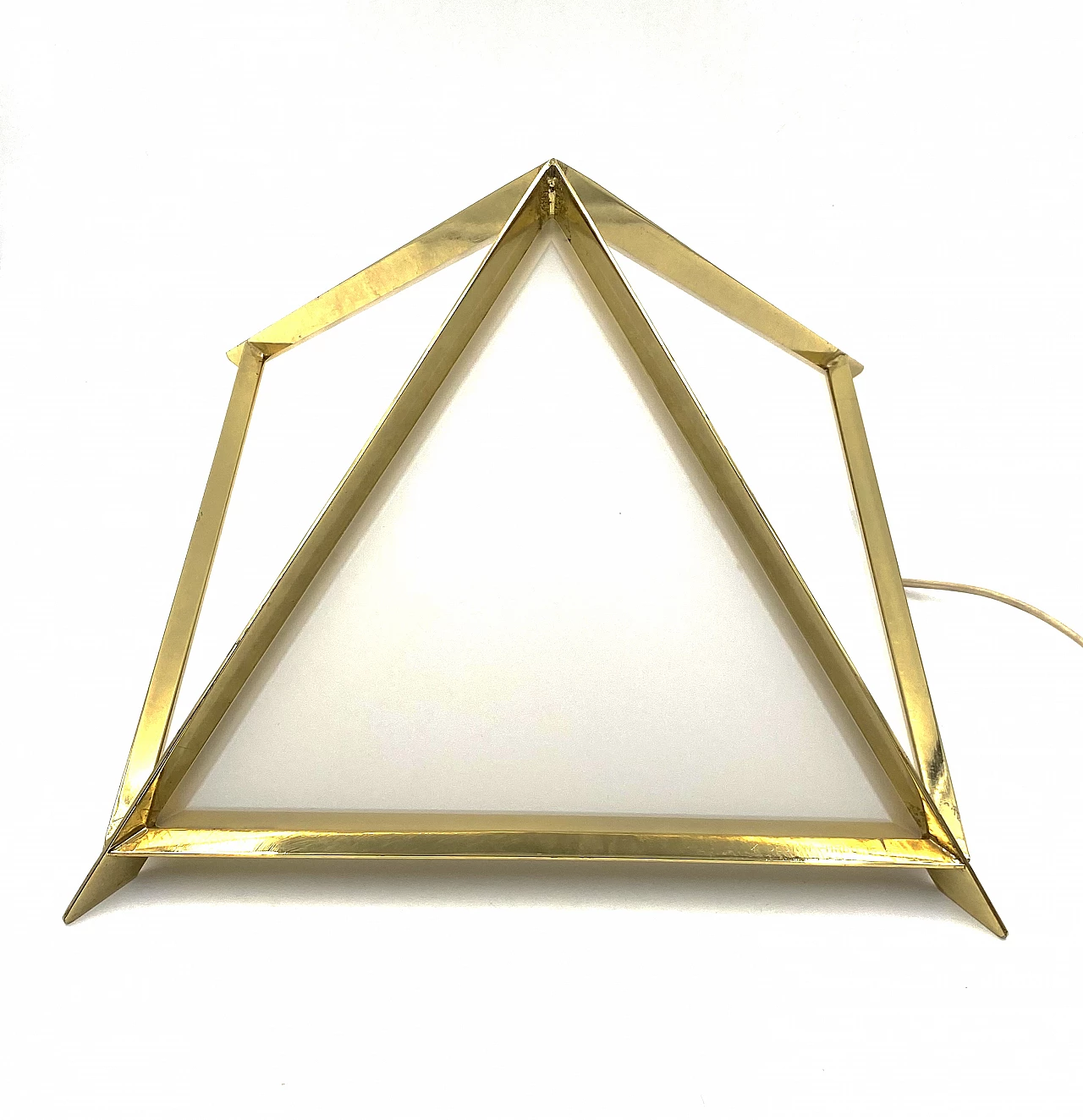 Lampada da tavolo piramidale in ottone e vetro di Christos, anni '70 17
