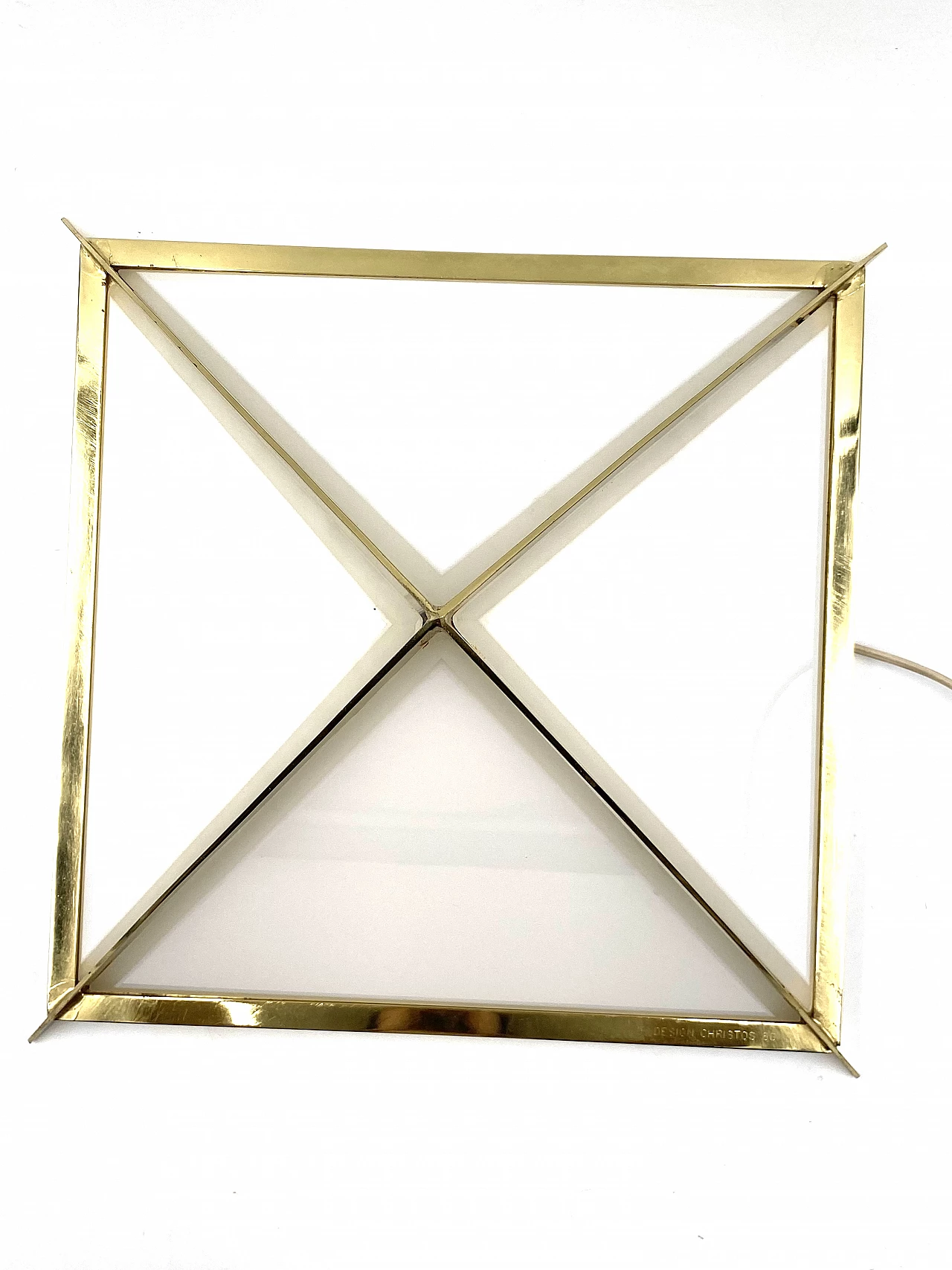 Lampada da tavolo piramidale in ottone e vetro di Christos, anni '70 18