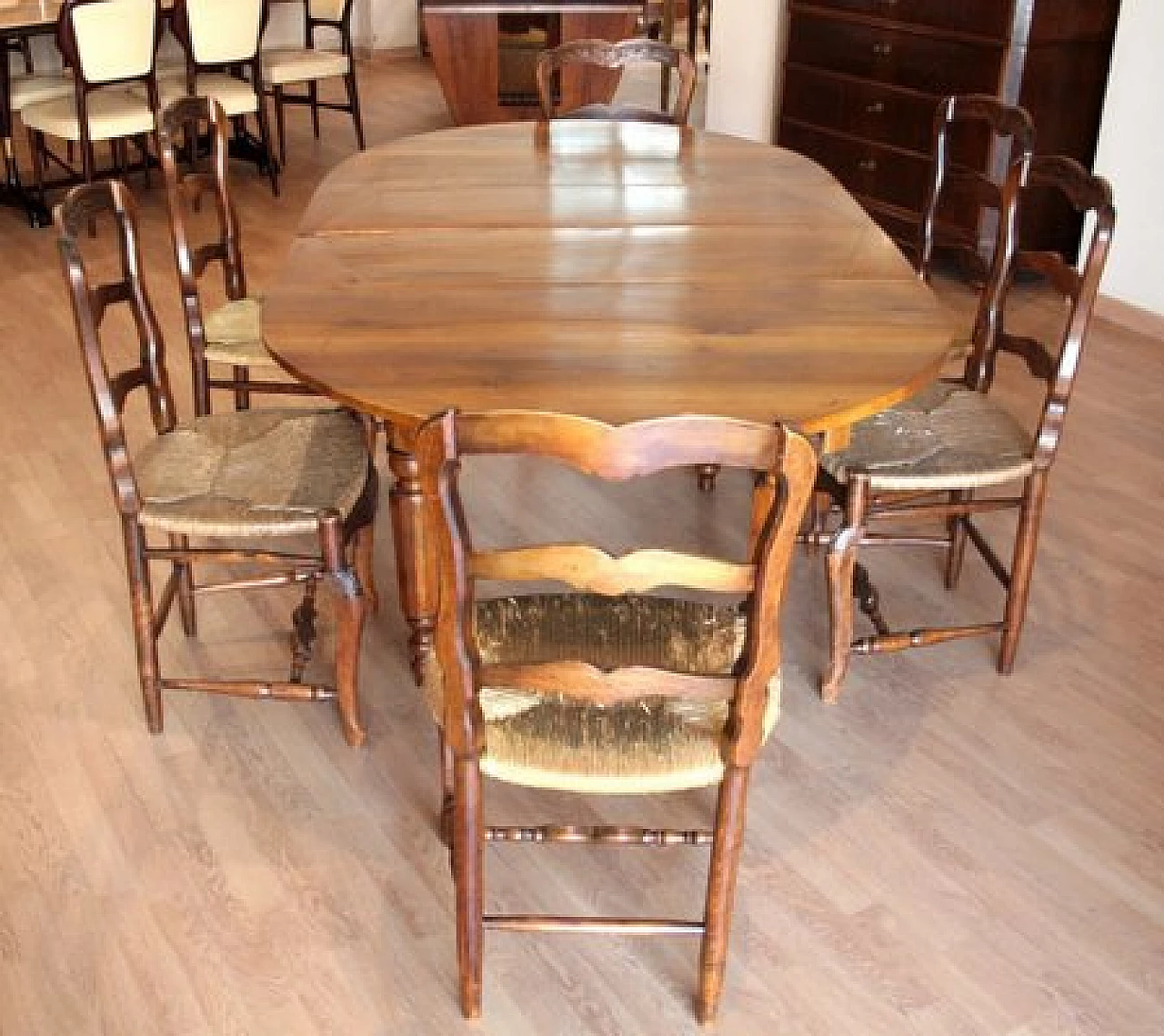 6 Oak chairs and walnut extendable table, 19th century 3
