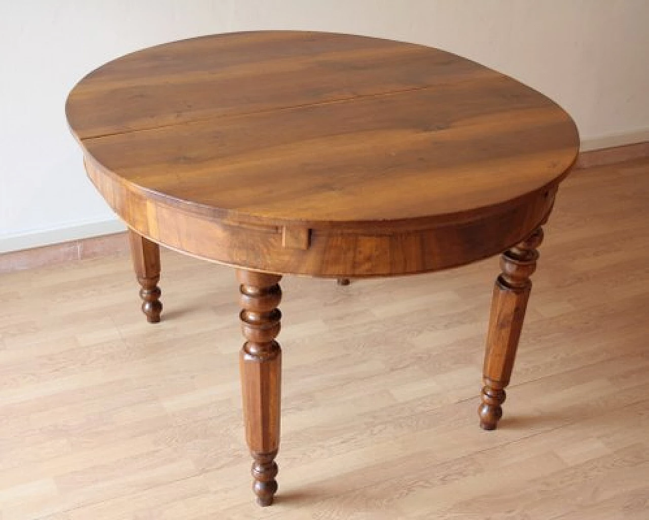 6 Oak chairs and walnut extendable table, 19th century 17