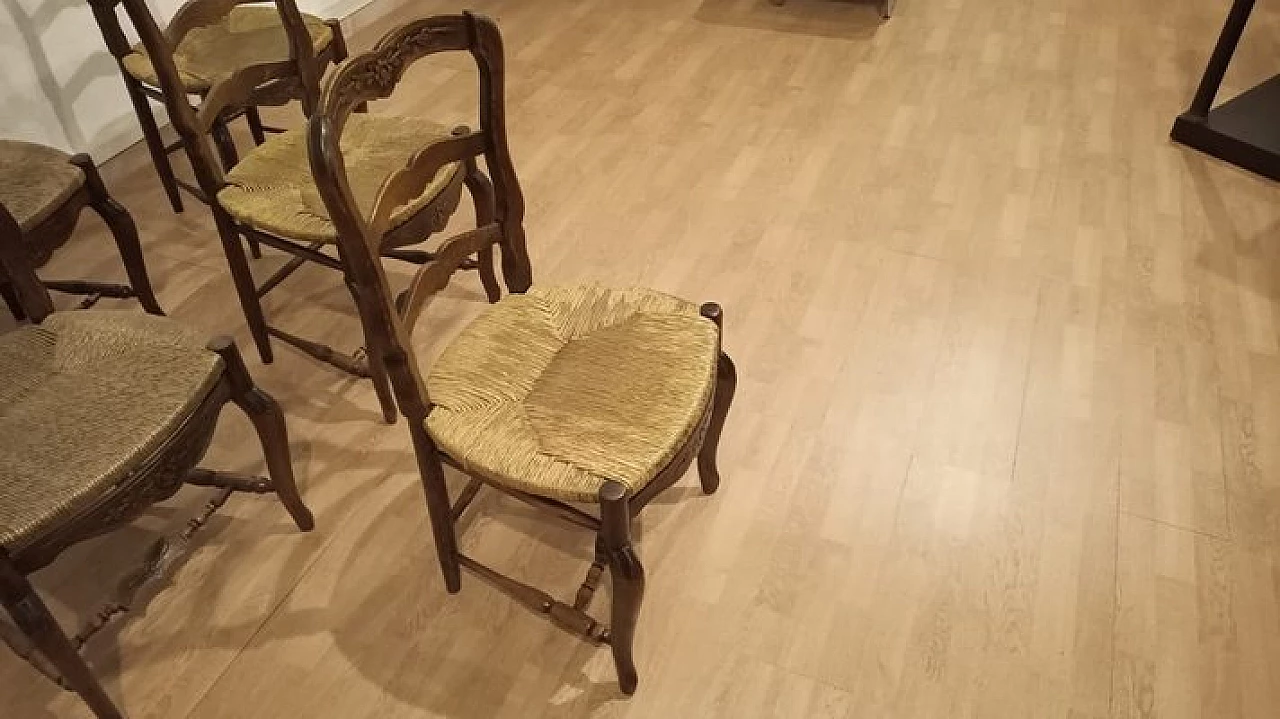 6 Oak chairs and walnut extendable table, 19th century 18