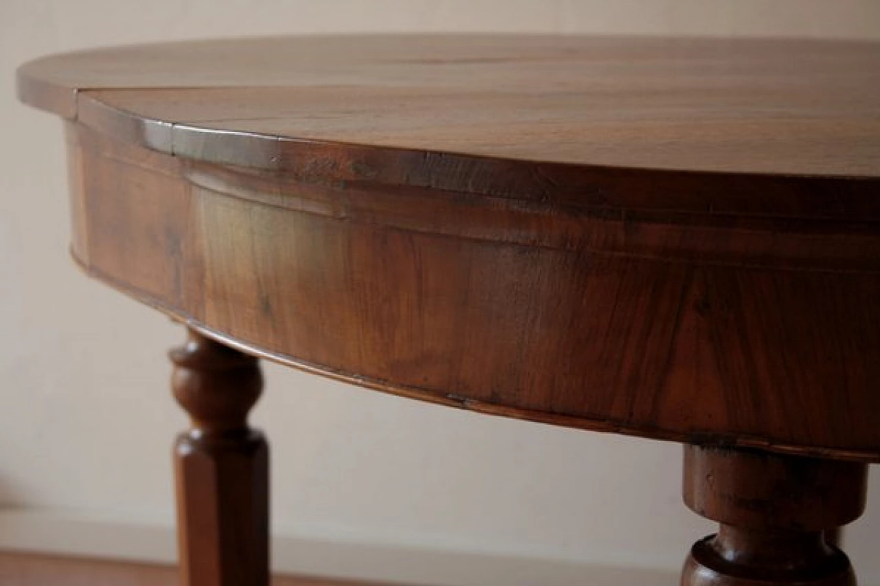 6 Oak chairs and walnut extendable table, 19th century 20