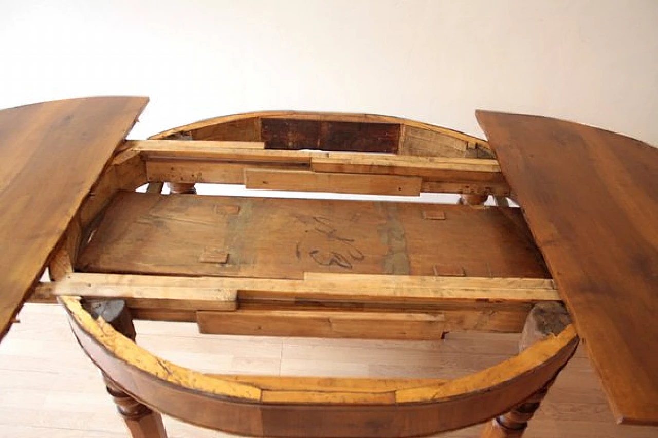 6 Oak chairs and walnut extendable table, 19th century 22