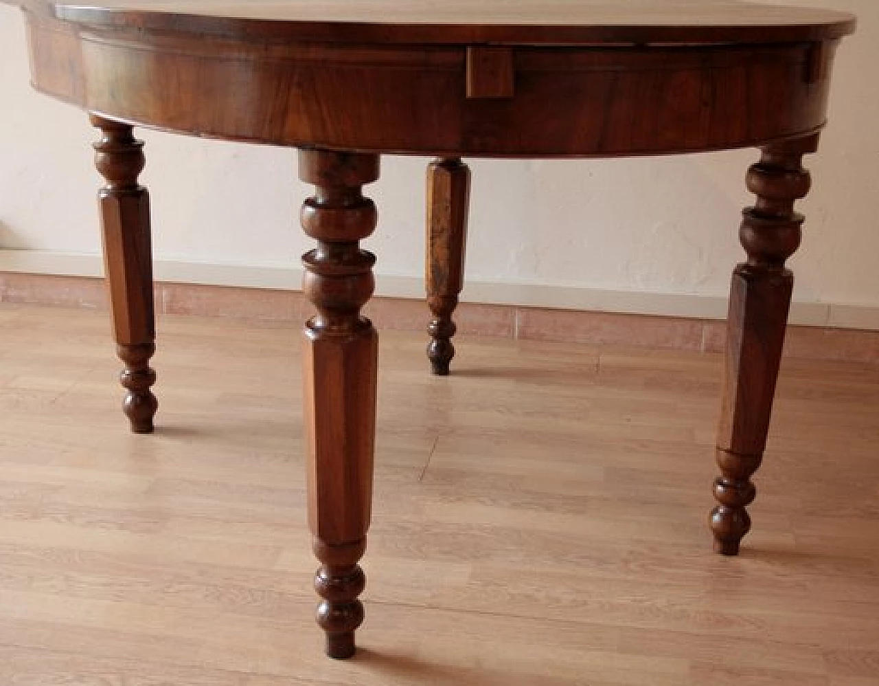 6 Oak chairs and walnut extendable table, 19th century 23