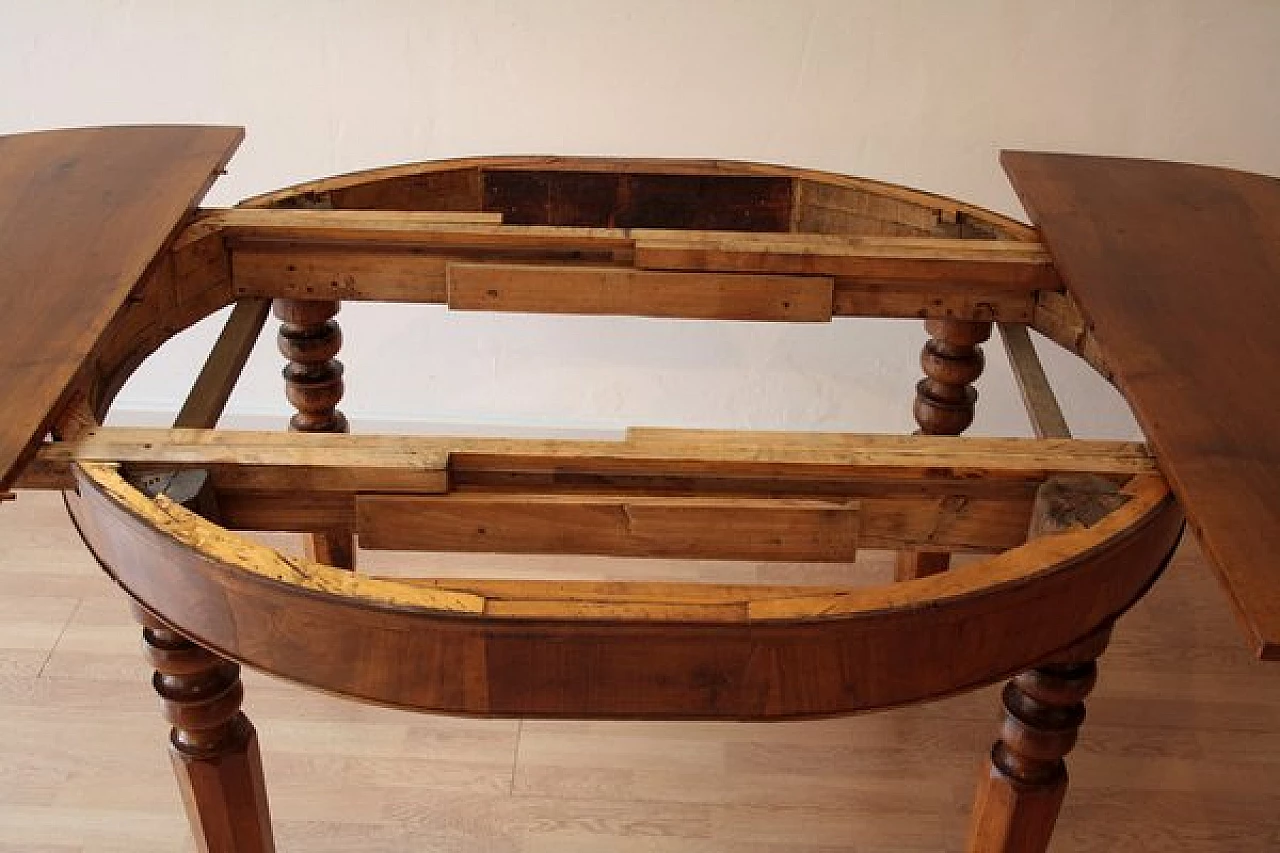 6 Oak chairs and walnut extendable table, 19th century 24