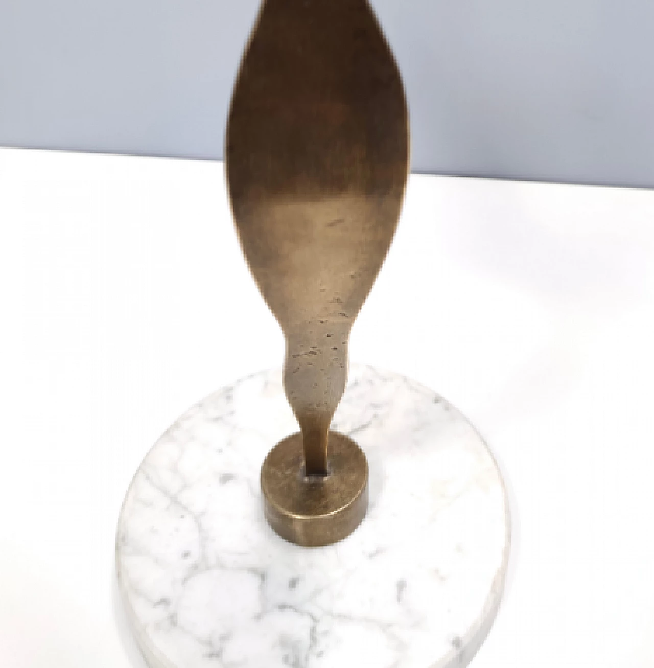 Brass Winged Victory sculpture with marble base, 1950s 12