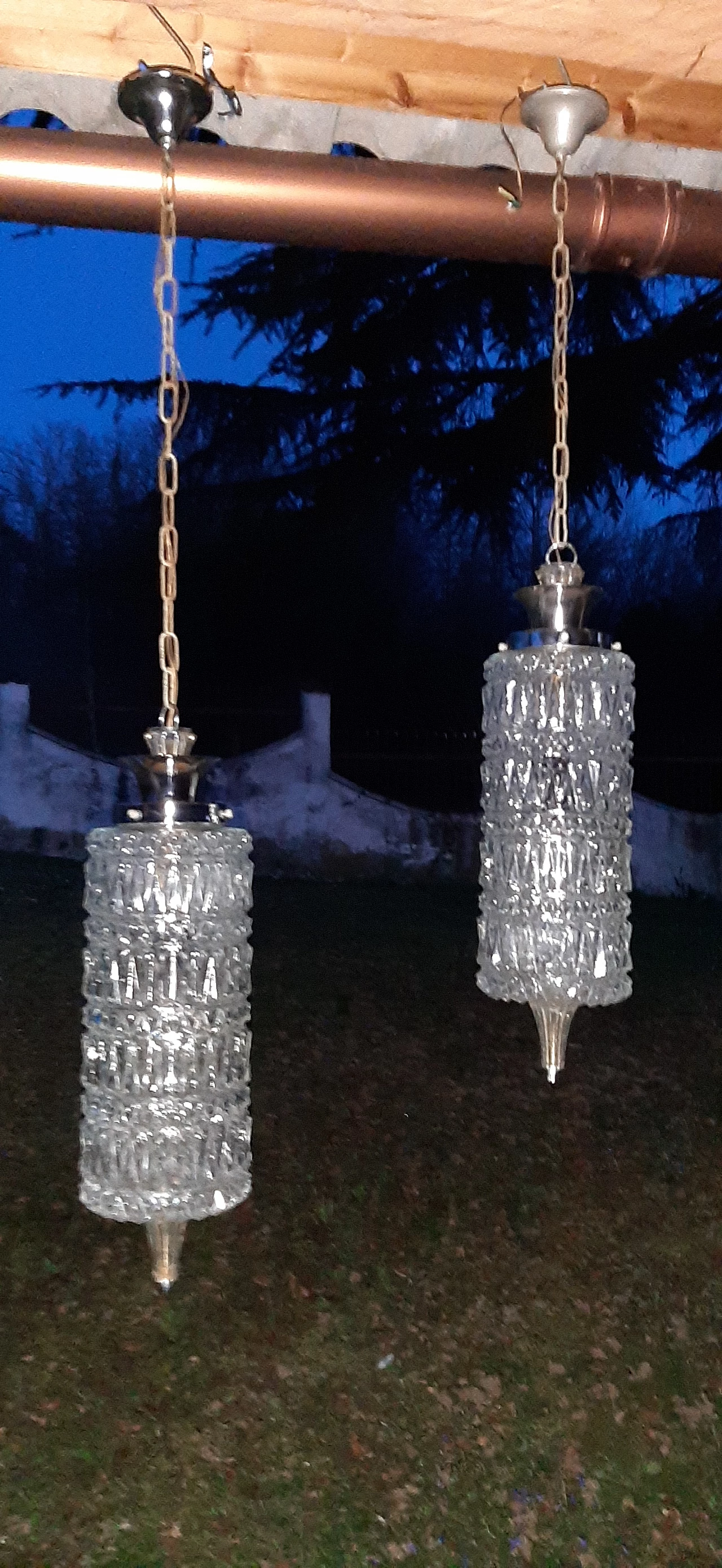 Coppia di lampadari in vetro pressato, cromo e plastica, anni '60 12