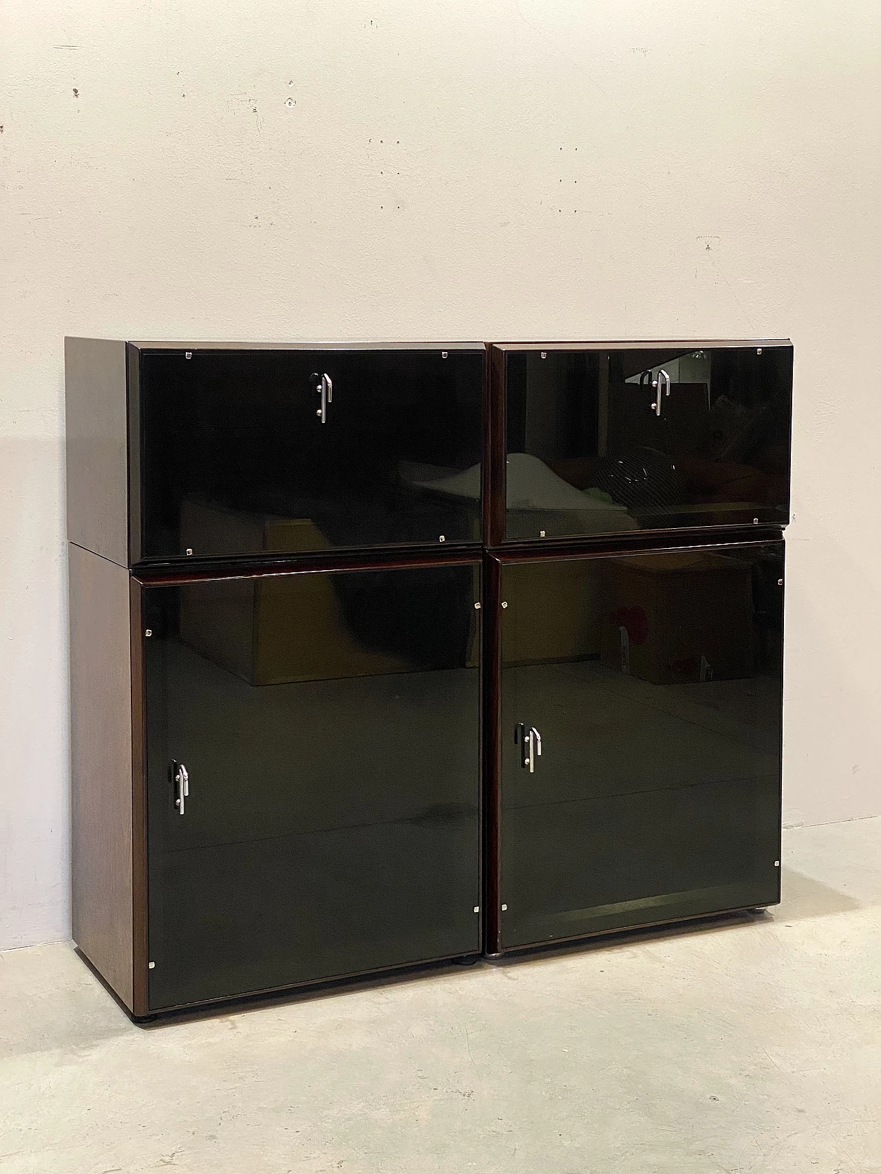 Rosewood and black glass sideboard by Vittorio Introini for Saporiti, 1970s 14