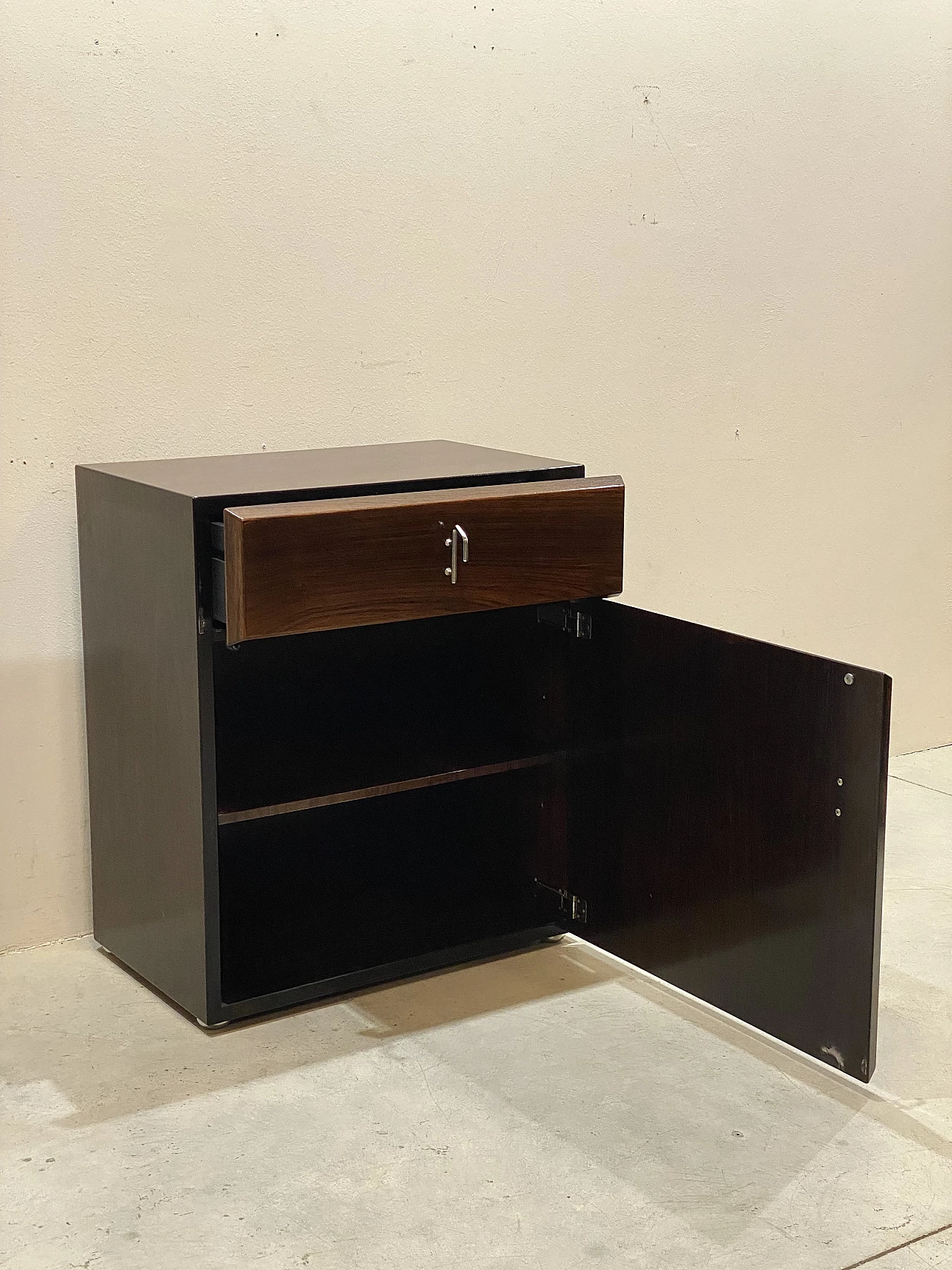 Credenza in palissandro e acciaio di Vittorio Introini per Saporiti, anni '70 15